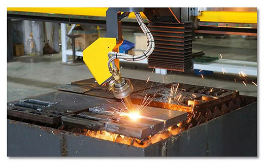 上海d88尊龙z610米超长跨距无限回转数控坡口切割机调试